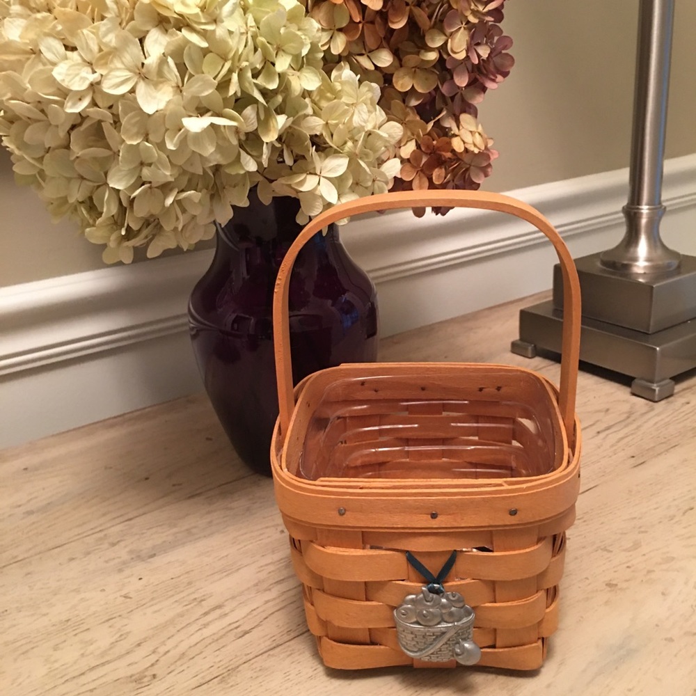 Longaberger small peg basket